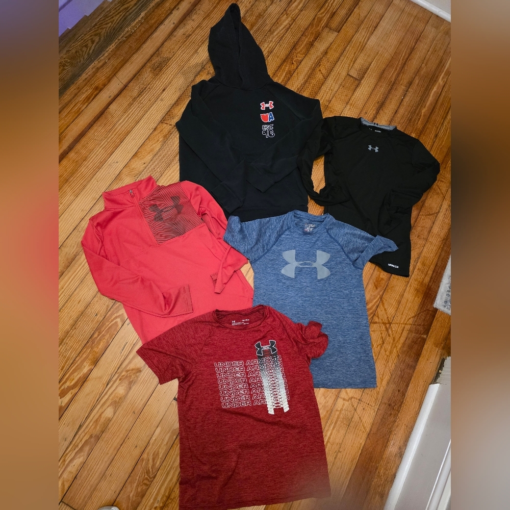 Boys Under Armour Lot Size M/L
